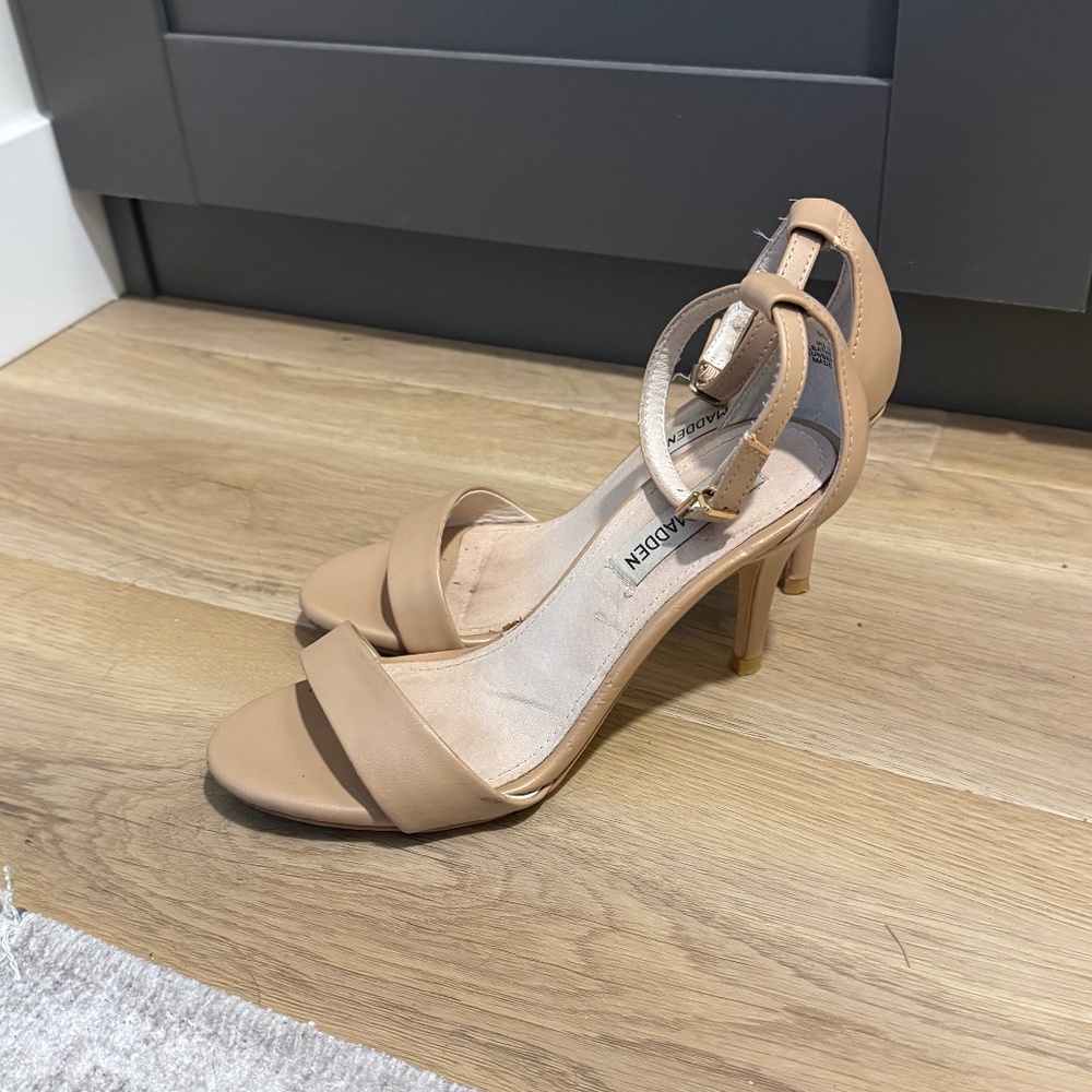 STEVE MADDEN Strapped Leather Sandal Heels